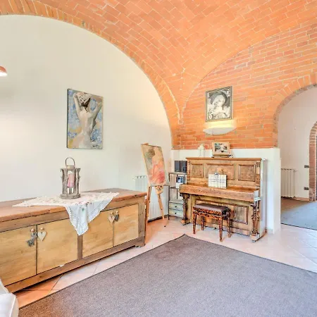 With Pool And Spacious Park A Few Kilometres From Montepulciano * Binami