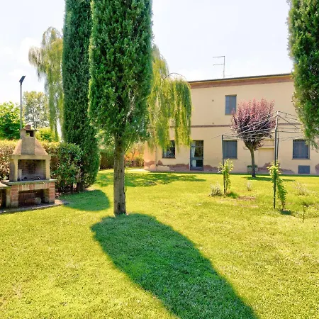 With Pool And Spacious Park A Few Kilometres From Montepulciano