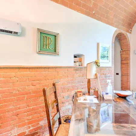 With Pool And Spacious Park A Few Kilometres From Montepulciano * Binami