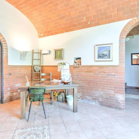 Casa de Férias With Pool And Spacious Park A Few Kilometres From Montepulciano Binami